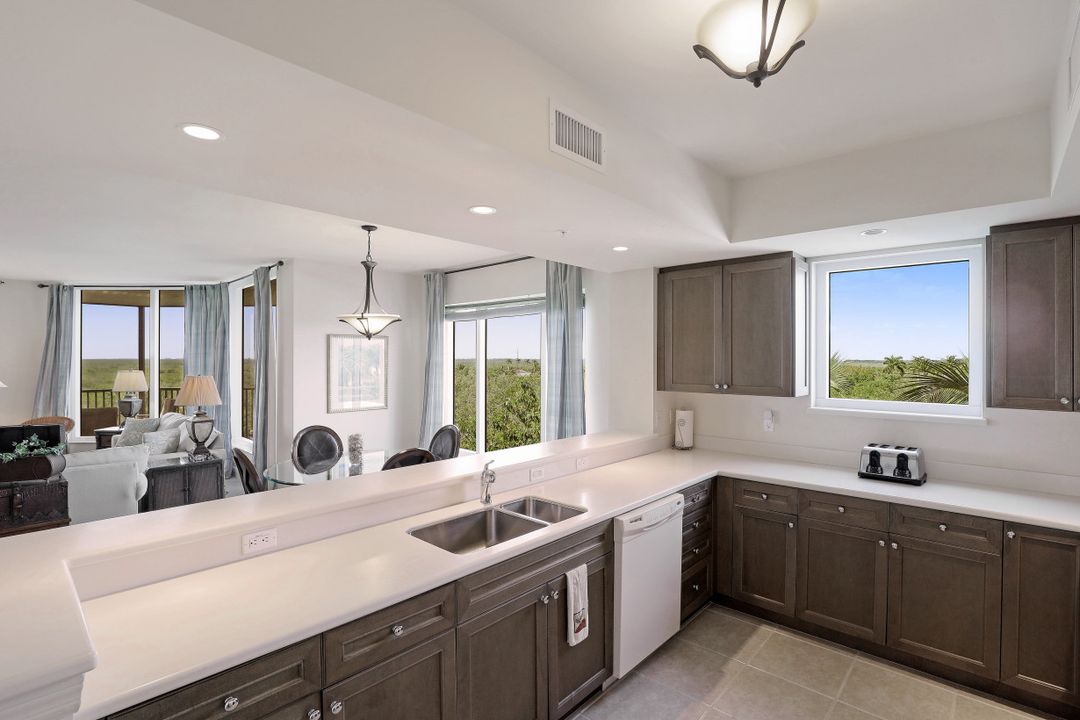 1065 Borghese Ln, Naples, FL 34114