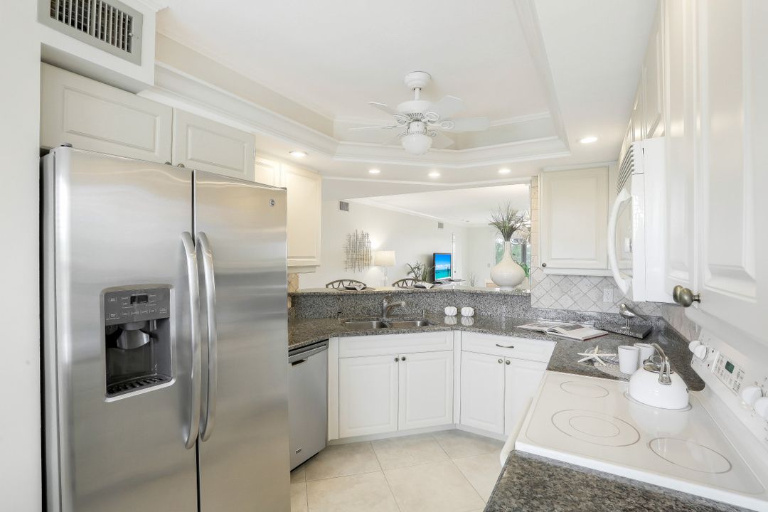 320 Horse Creek Dr #403, Naples, FL 34110