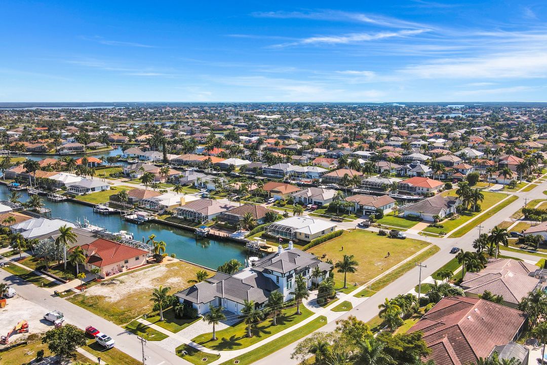 1061 Dana Ct, Marco Island, FL 34145