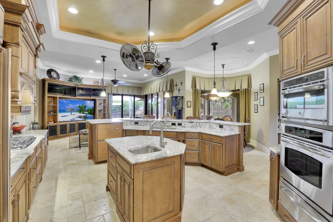 3840 Surfside Blvd, Cape Coral, FL 33914