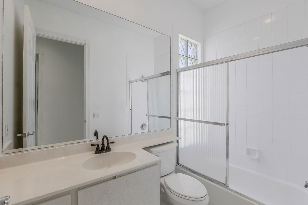 3400 Donoso Ct, Naples, FL 34109