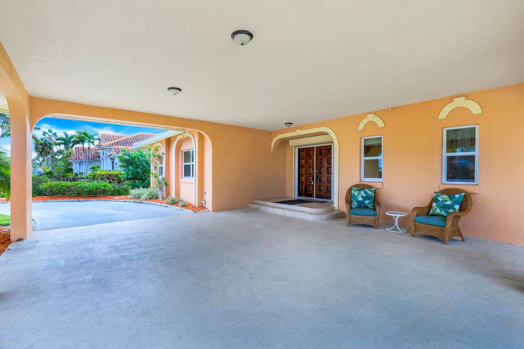 550 Inlet Dr, Marco Island, FL 34145