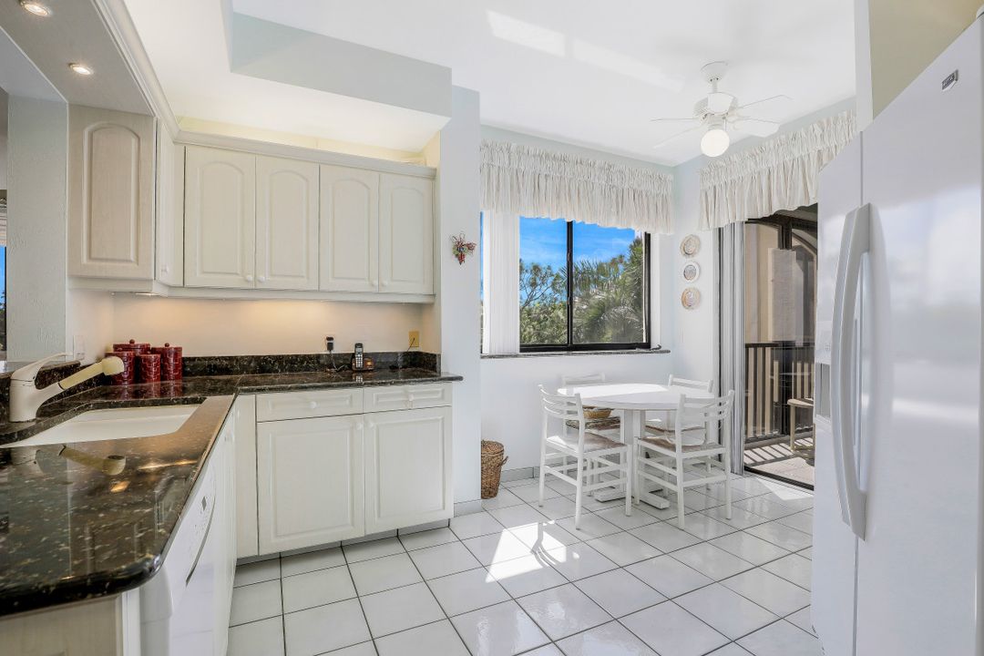 6500 Valen Way #402, Naples, FL 34108