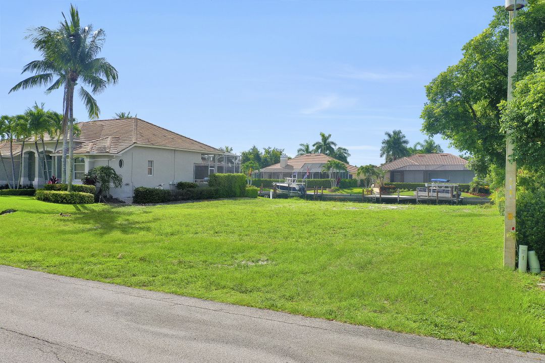 977 Hunt Ct, Marco Island, FL 34145