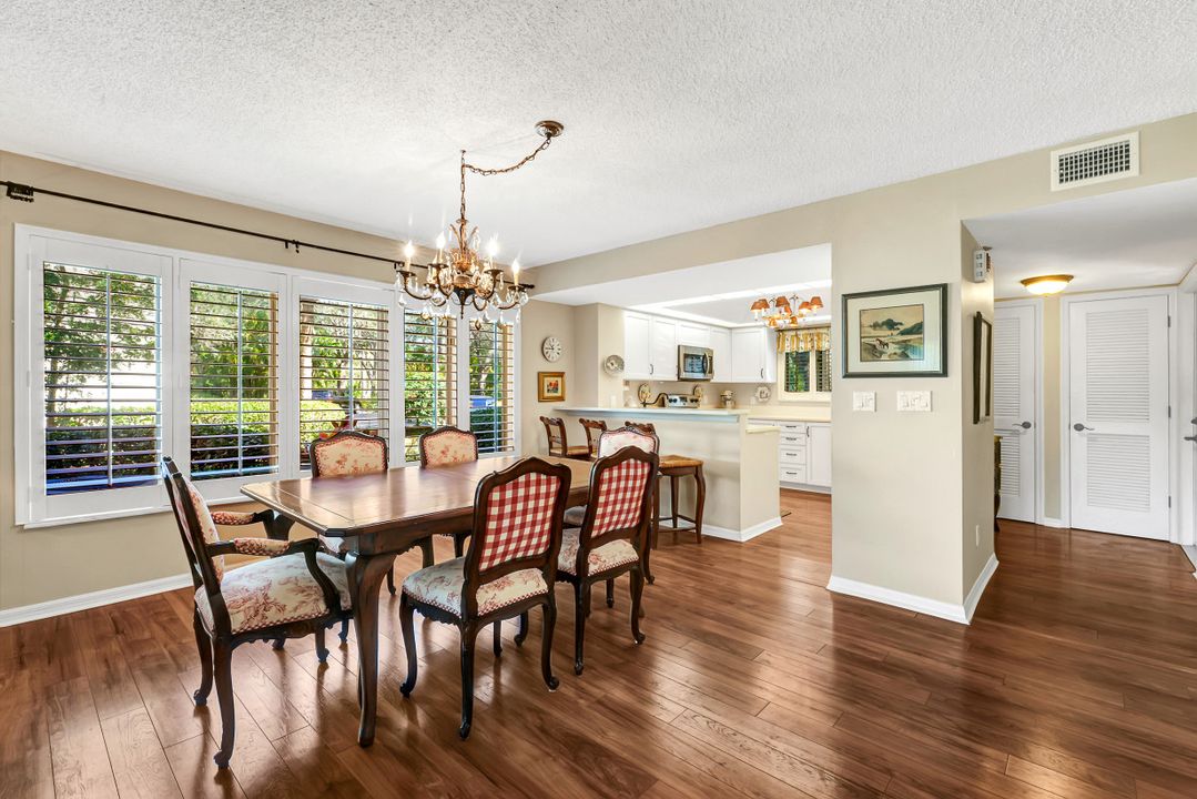 1617 Spoonbill Ln, Naples, FL 34105