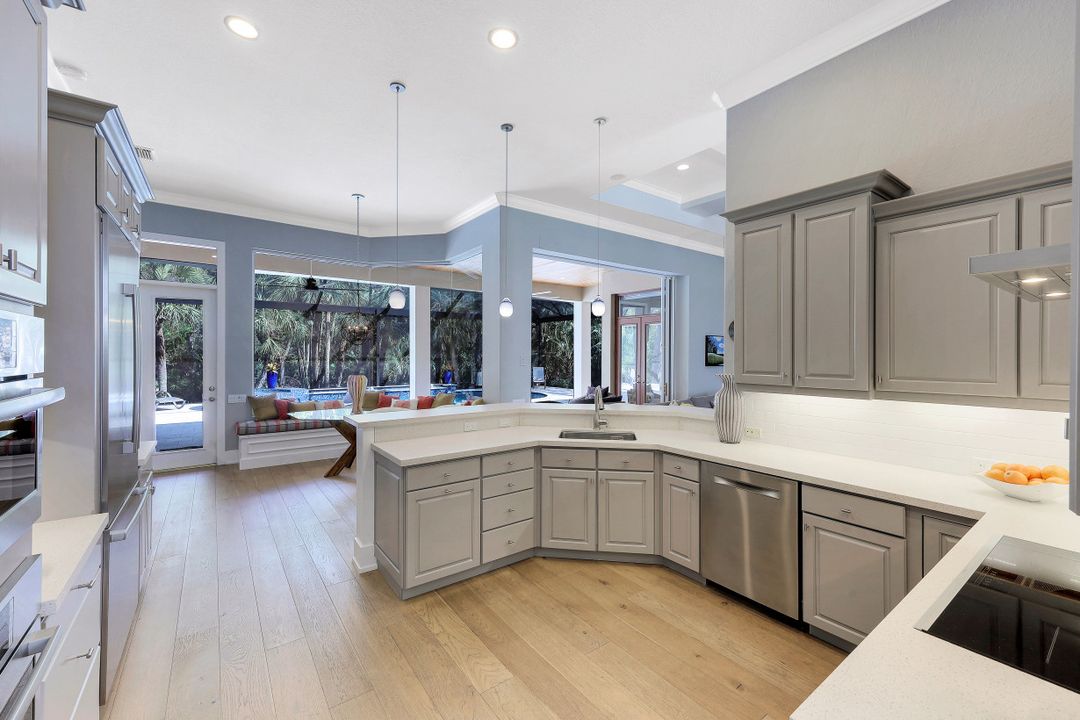 12219 Collier's Reserve Dr, Naples, FL 34110