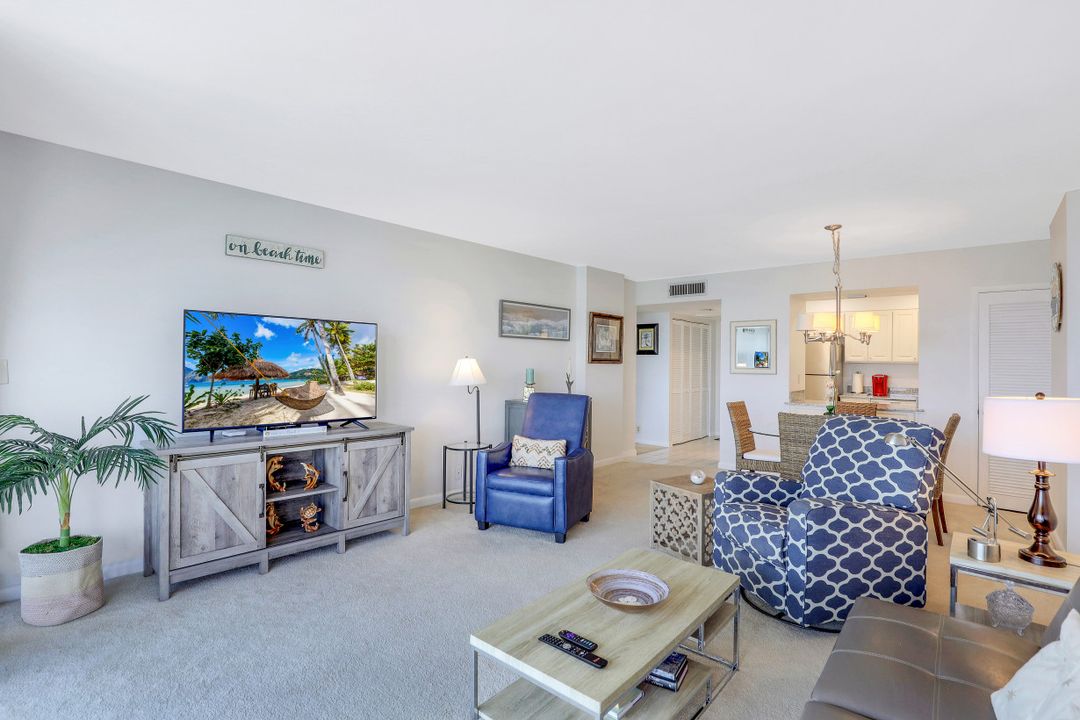 5 Bluebill Ave #810, Naples, FL 34108