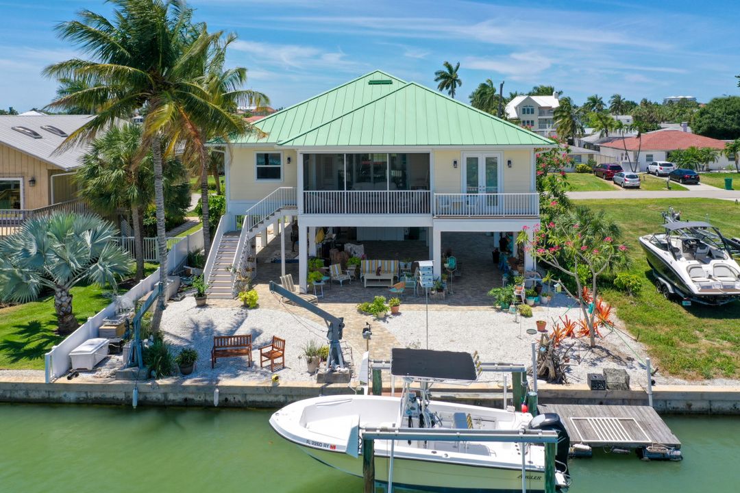 147 San Salvador St, Naples, FL 34113