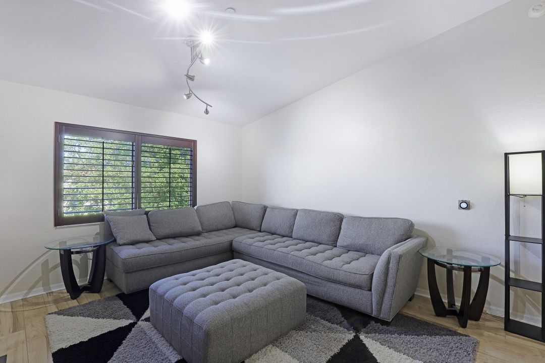 8244 Key Royal Cir #633, Naples, FL 34119