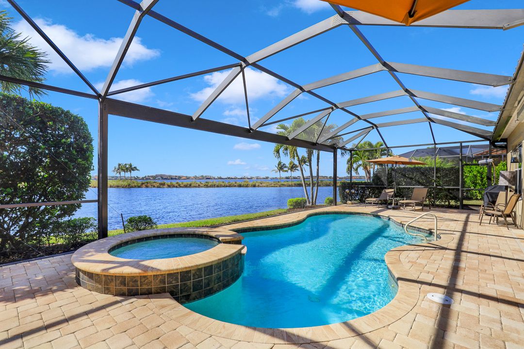 8961 Quarry Dr, Naples, FL 34120