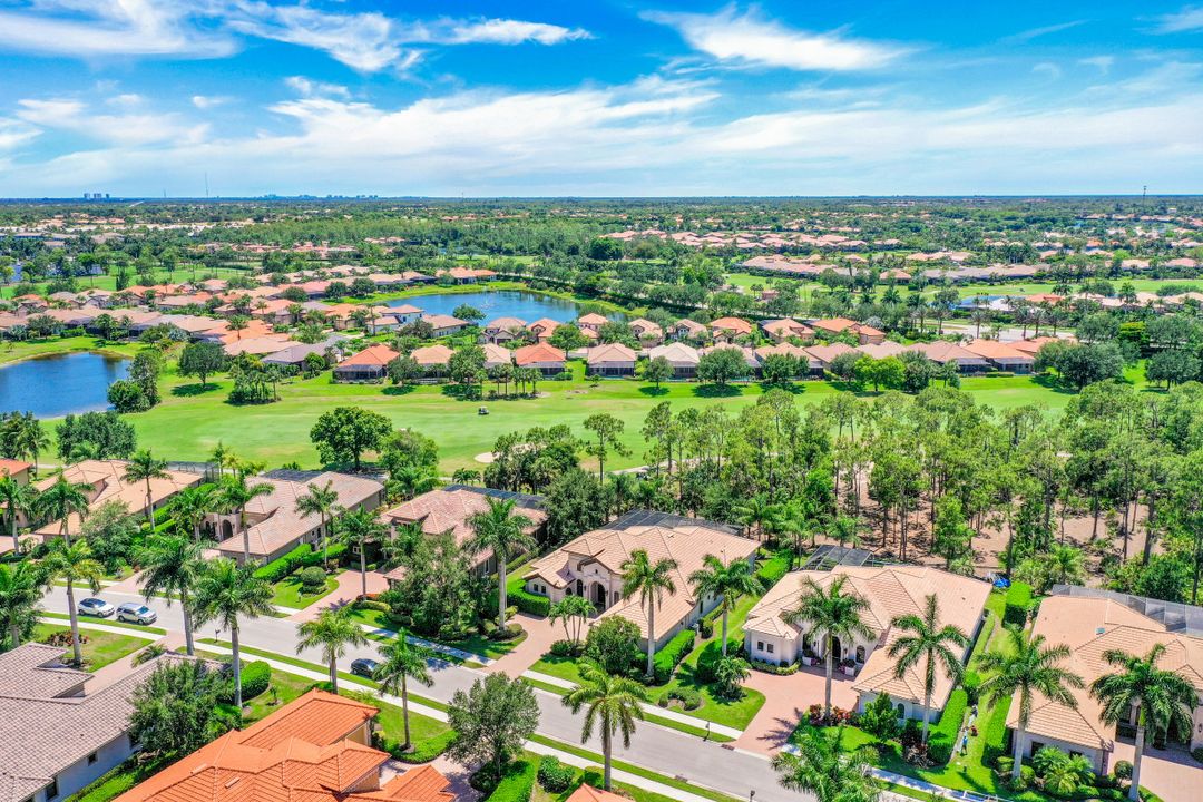 7413 Byrons Way, Naples, FL 34113