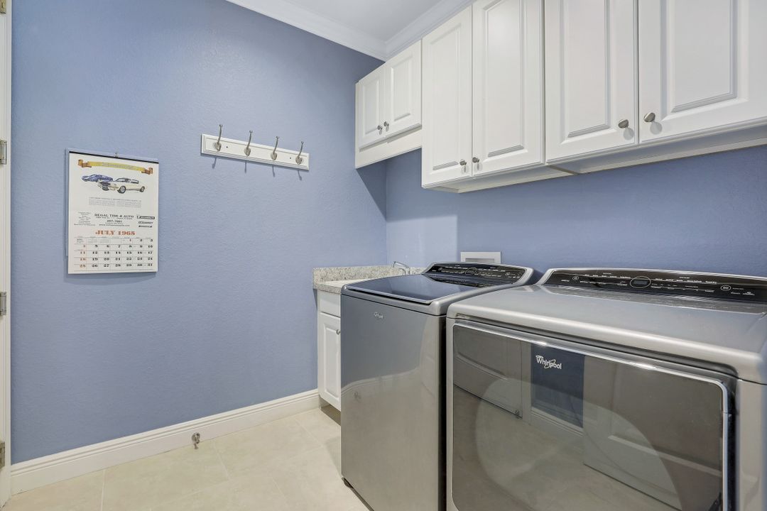 10102 Palazzo Dr, Naples, FL 34119