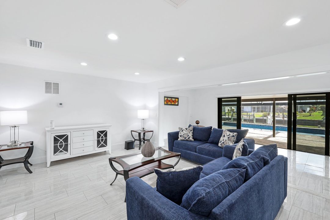 5243 SW 3rd Ave, Cape Coral, FL 33914