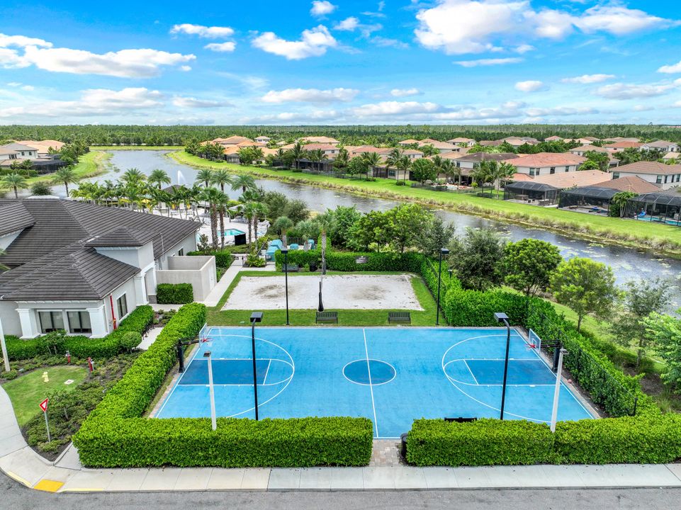 4448 Aurora St, Naples, FL 34119