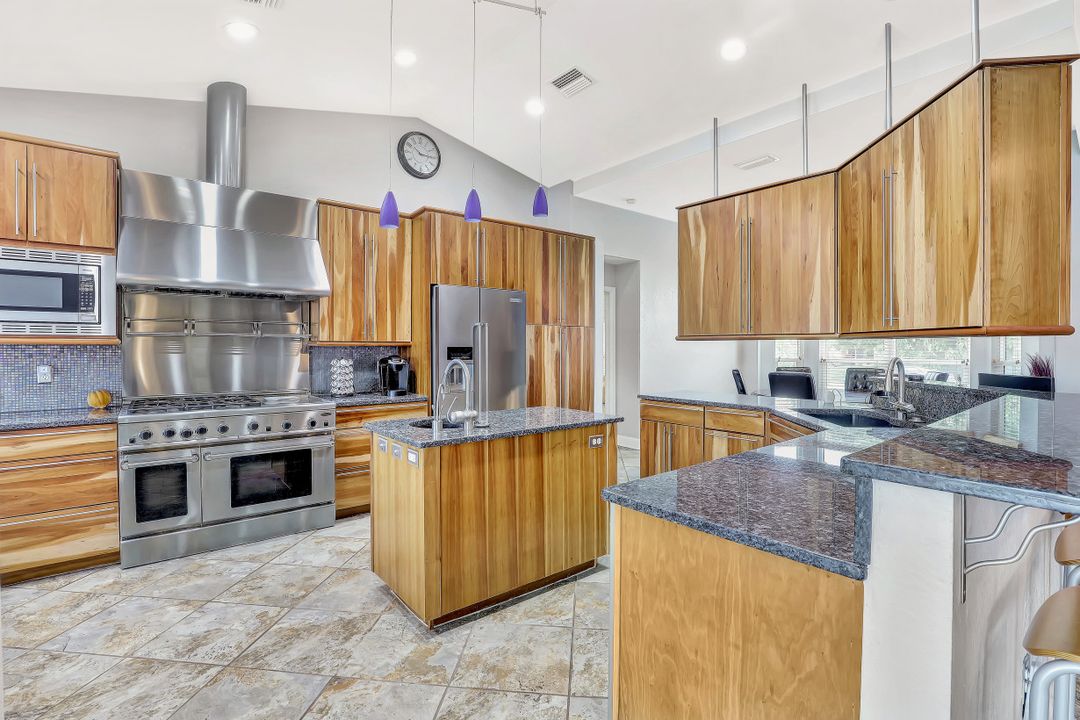 2130 SW 51st St, Cape Coral, FL 33914