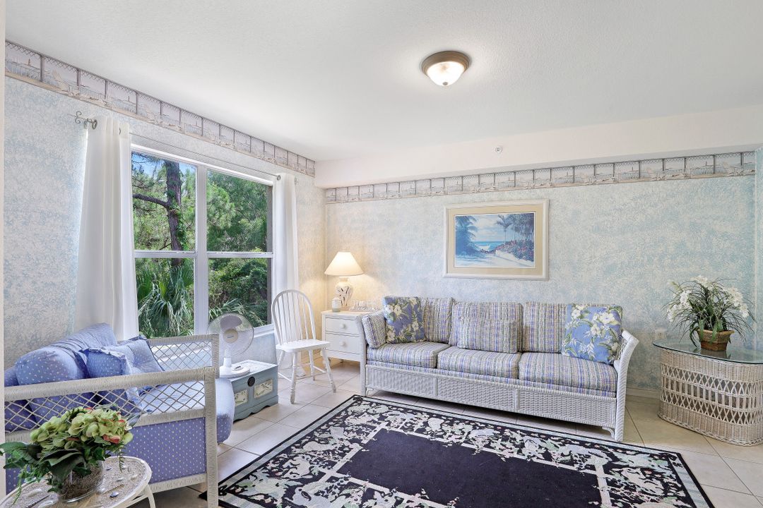 15505 Cedarwood Ln #204, Naples, FL 34110