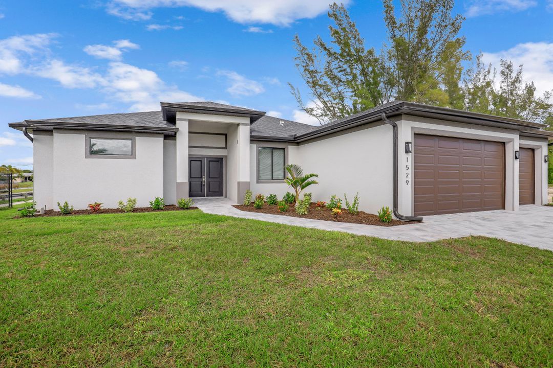 1529 SW 28th Terrace, Cape Coral, FL 33914