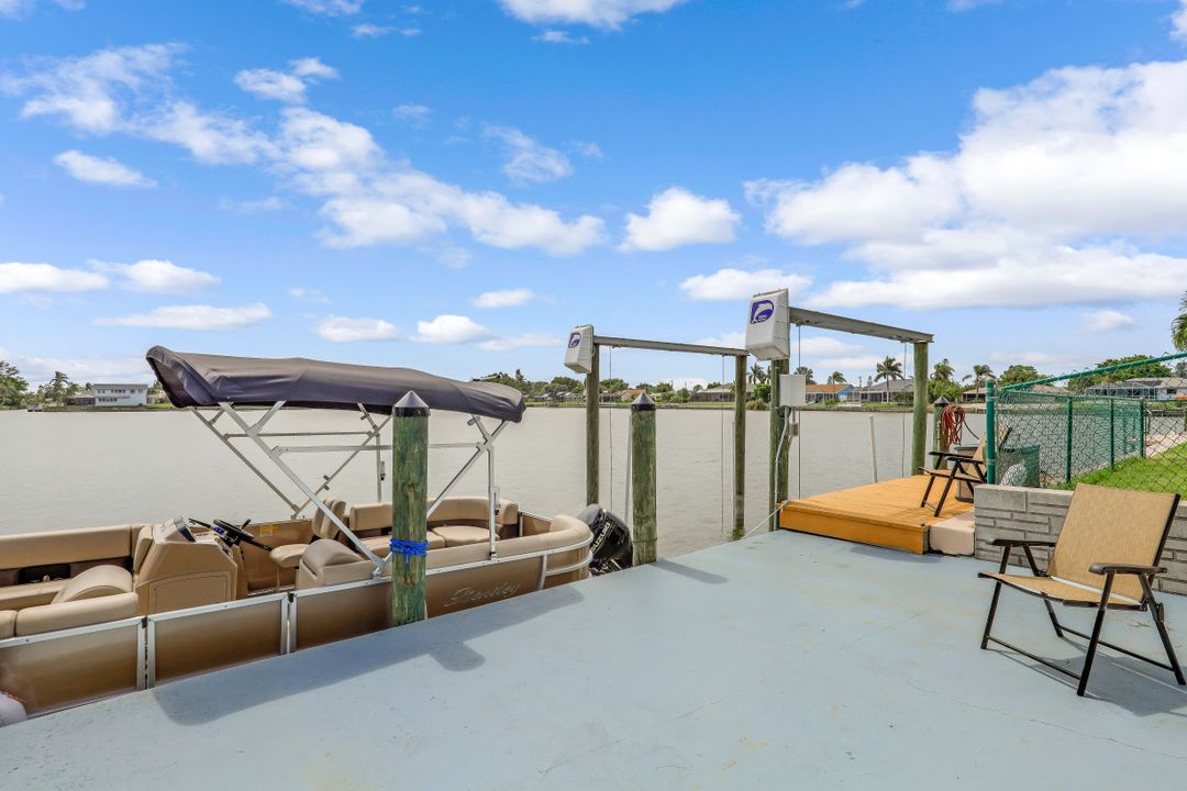 28 SE 12th Ave, Cape Coral, FL 33990