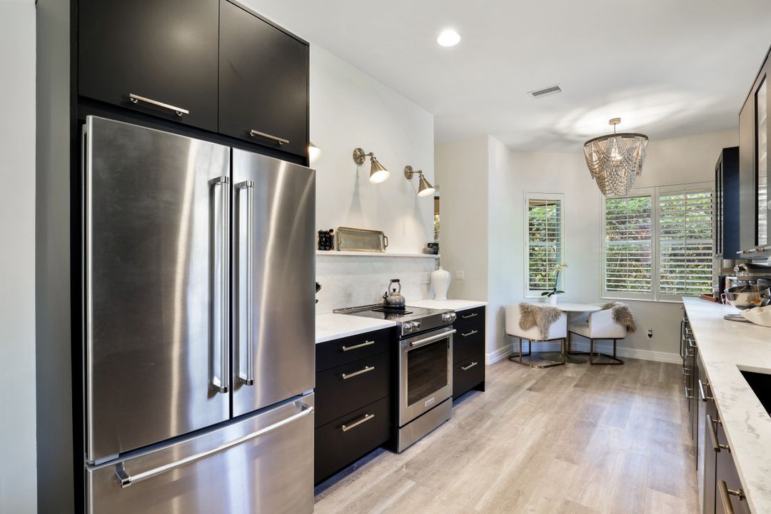 762 Vistana Cir, Naples, FL 34119