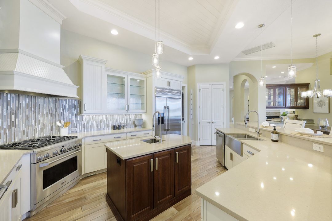 9337 Granite Ct, Naples, FL 34120