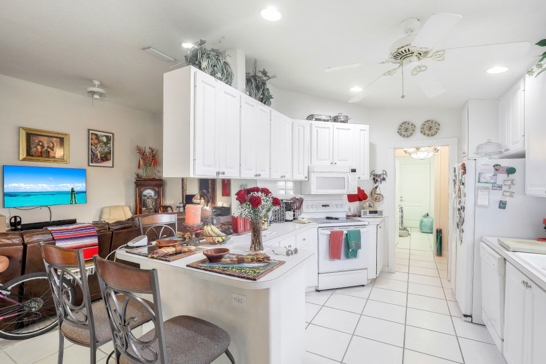 4280 Redonda Ln, Naples, FL 34119