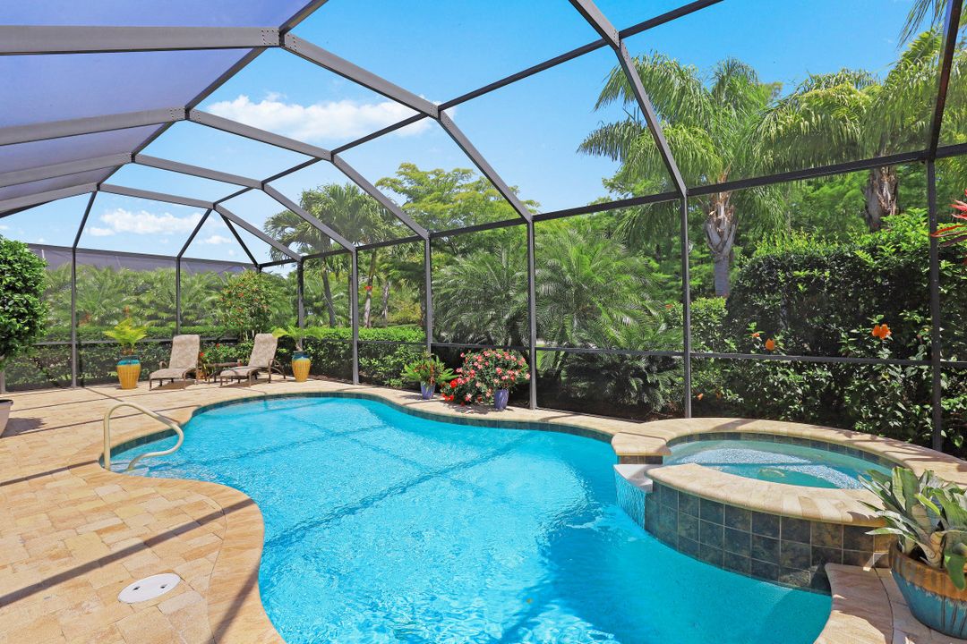 8962 Quarry Dr, Naples, FL 34120