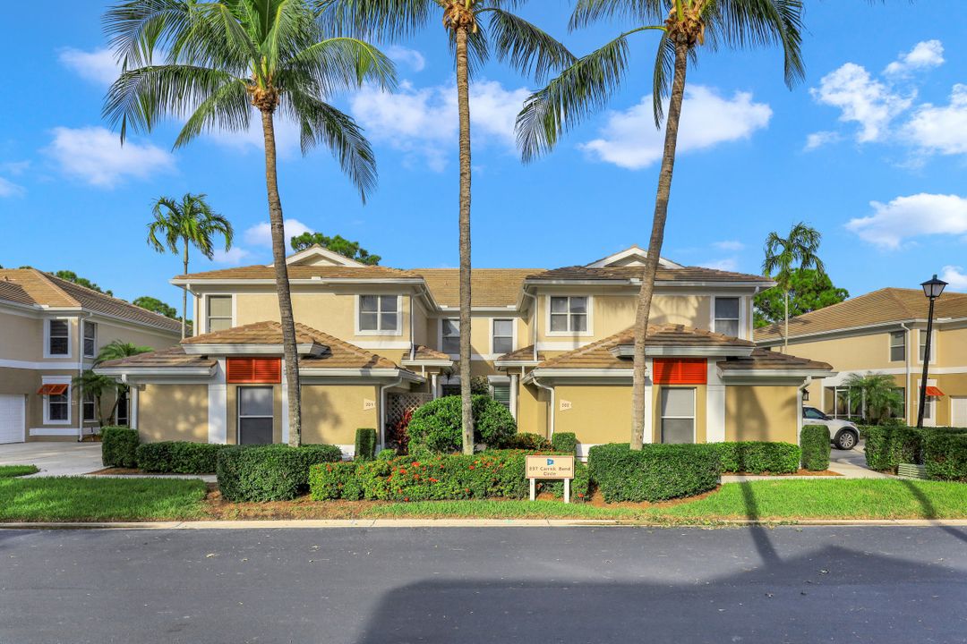 897 Carrick Bend Cir #1501, Naples, FL 34110