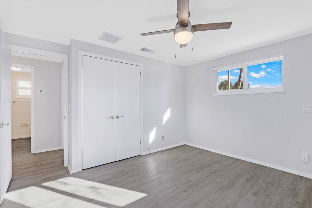 549 94th Ave N #B, Naples, FL 34108