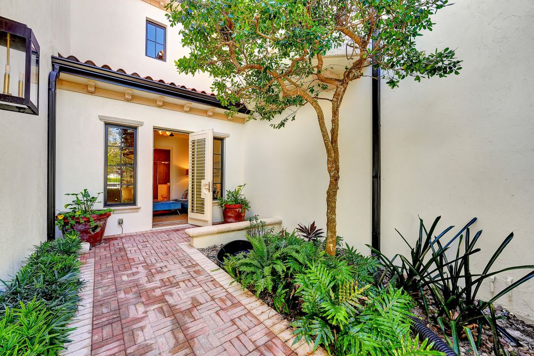 16653 Toscana Cir #701, Naples, FL 34110