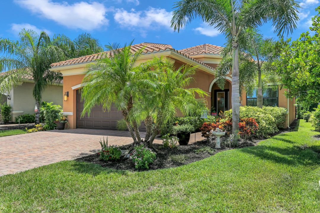 3578 Beaufort Ct, Naples, FL 34119