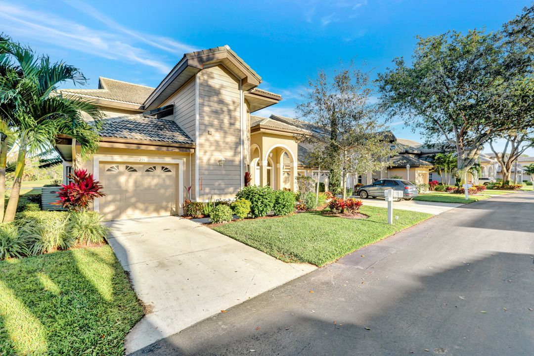 253 Via Perignon, Naples, FL 34119