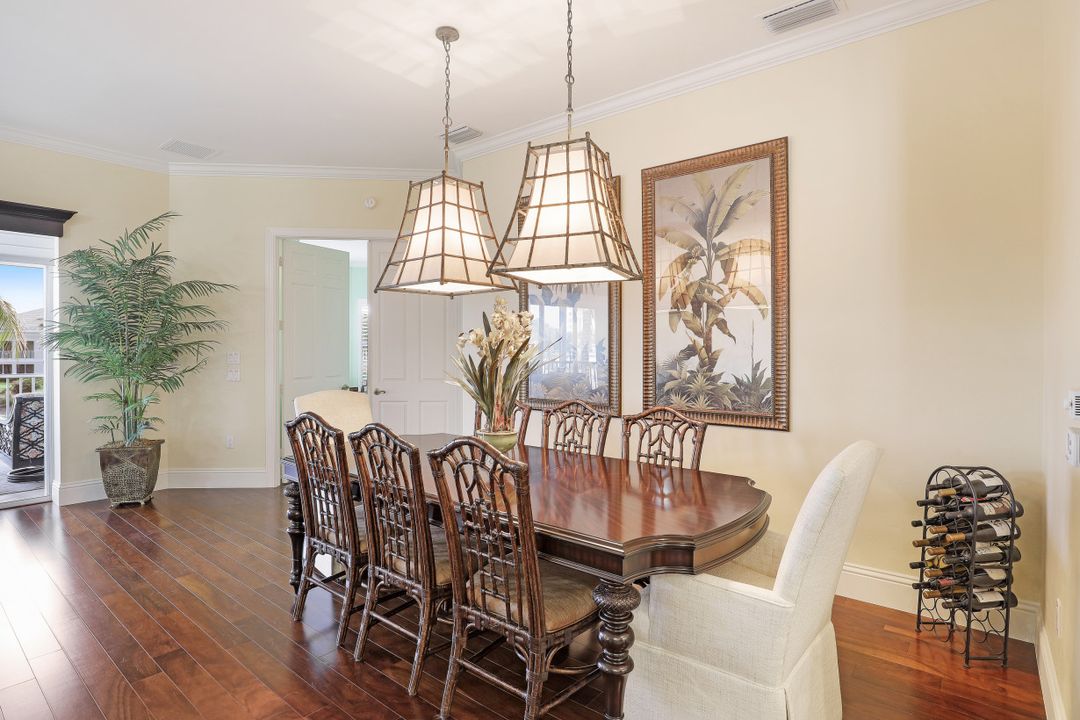 385 Sea Grove Ln #201, Naples, FL 34110