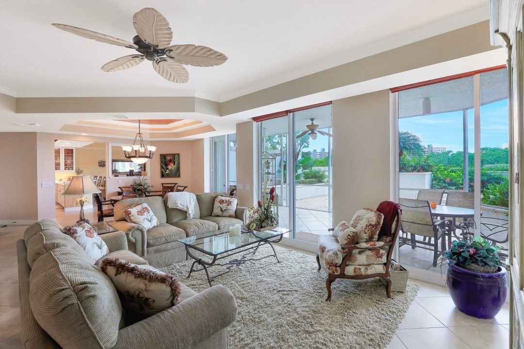295 Grande Way #2, Naples, FL 34110