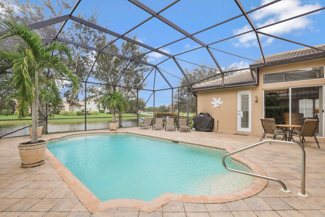 1818 Senegal Date Dr, Naples, FL 34119