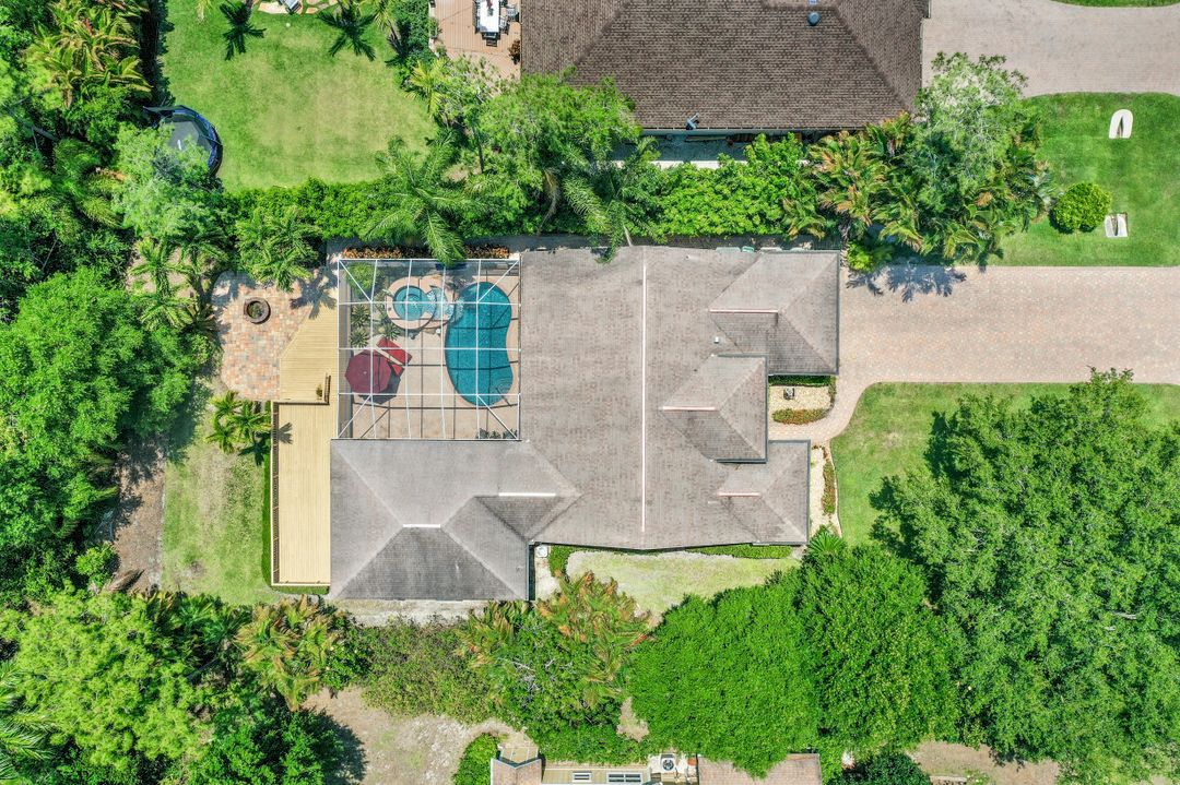 6080 Cypress Hollow Way, Naples, FL 34109
