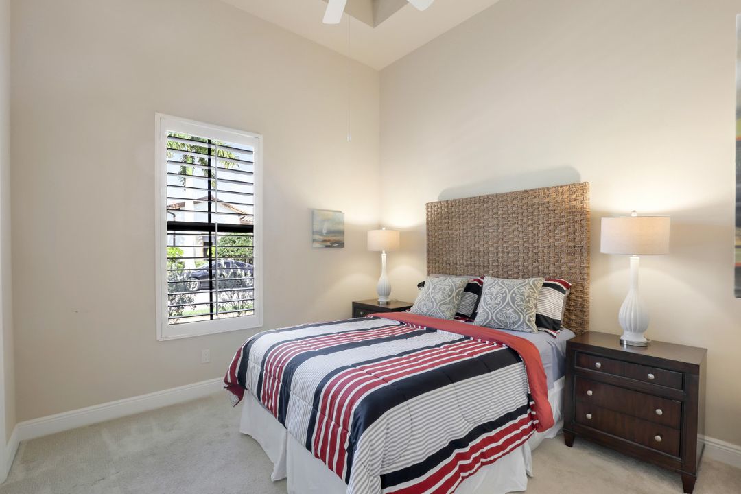 7919 Cordoba Pl, Naples, FL 34113