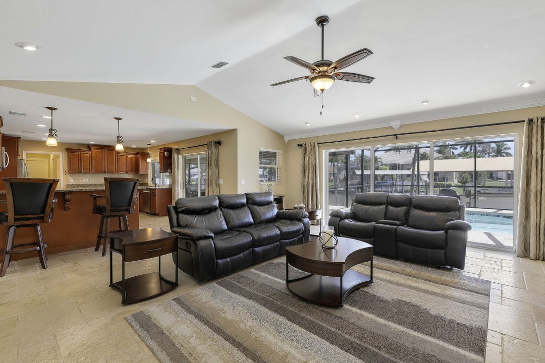 1524 SW 52nd Ln, Cape Coral, FL 33914