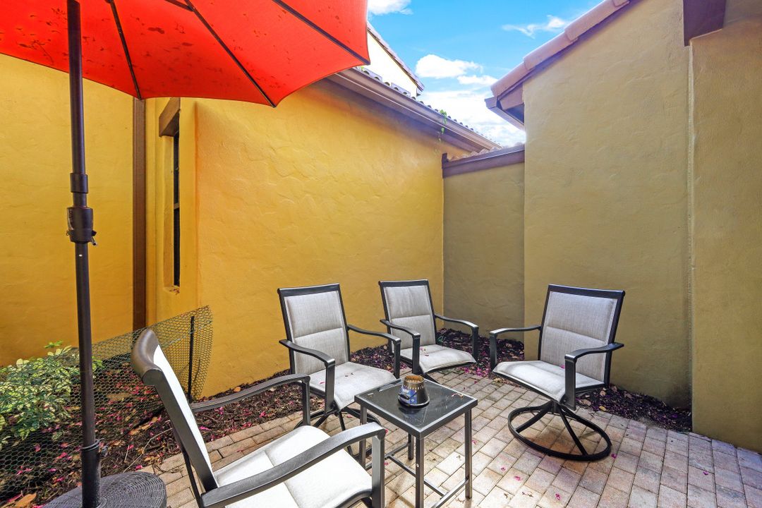 9128 Delano St #89-2, Naples, FL 34113