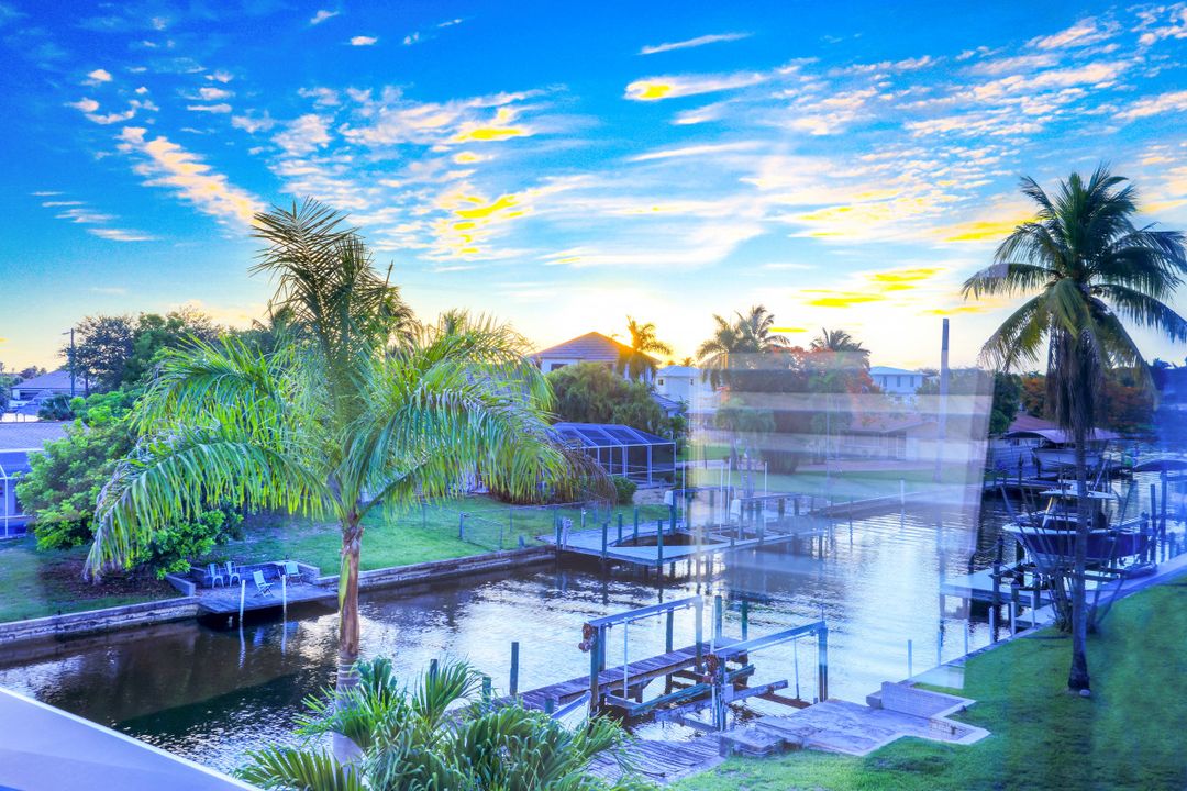 5232 Seminole Ct, Cape Coral, FL 33904