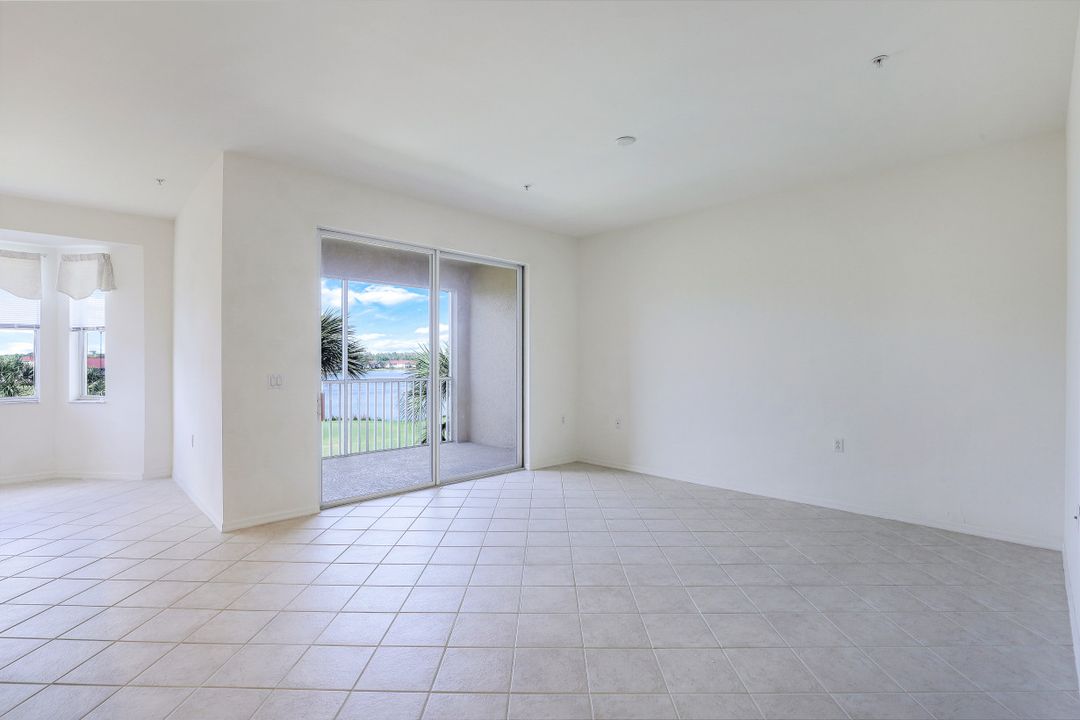 2750 Cypress Trace Cir  #2631, Naples, FL 34119