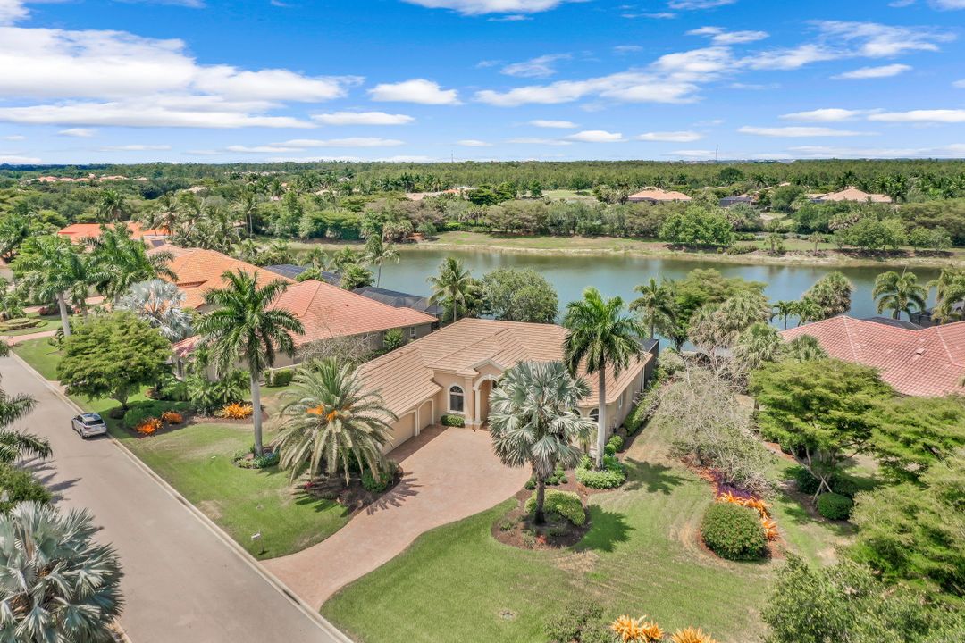 10590 Glen Lakes Dr, Bonita Springs, FL 34135