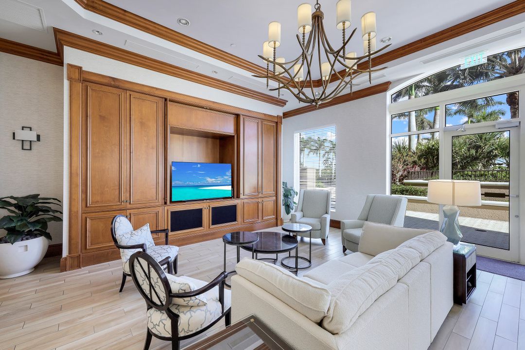 1060 Borghese Ln  #906, Naples, FL 34114