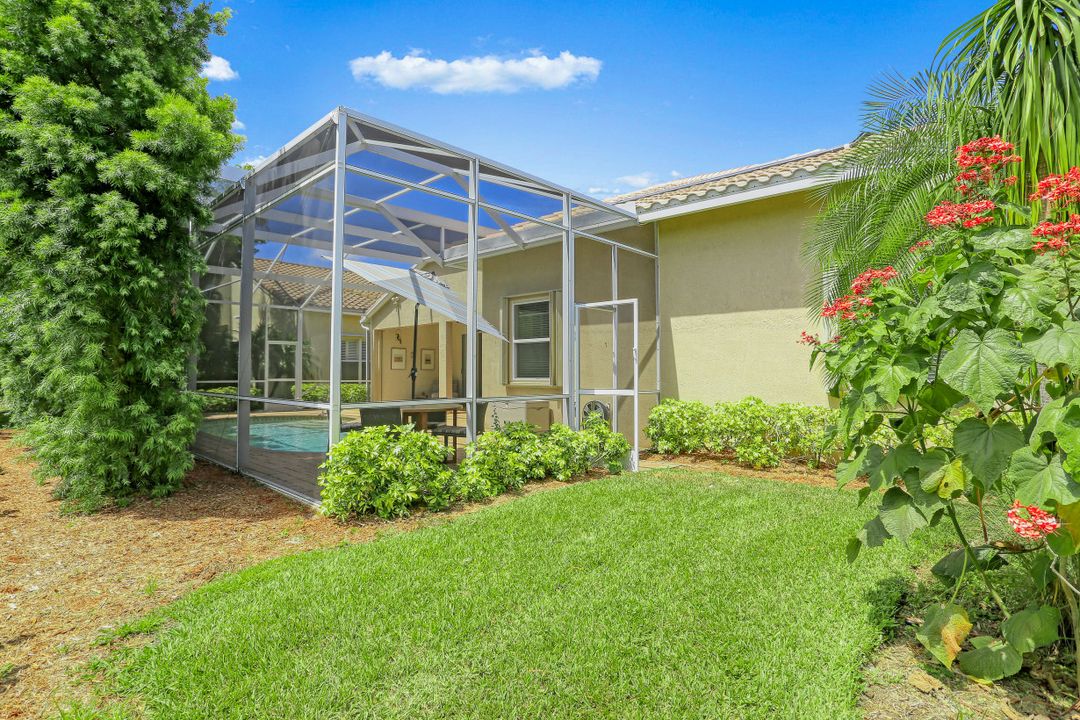 20490 Foxworth Cir, Estero, FL 33928