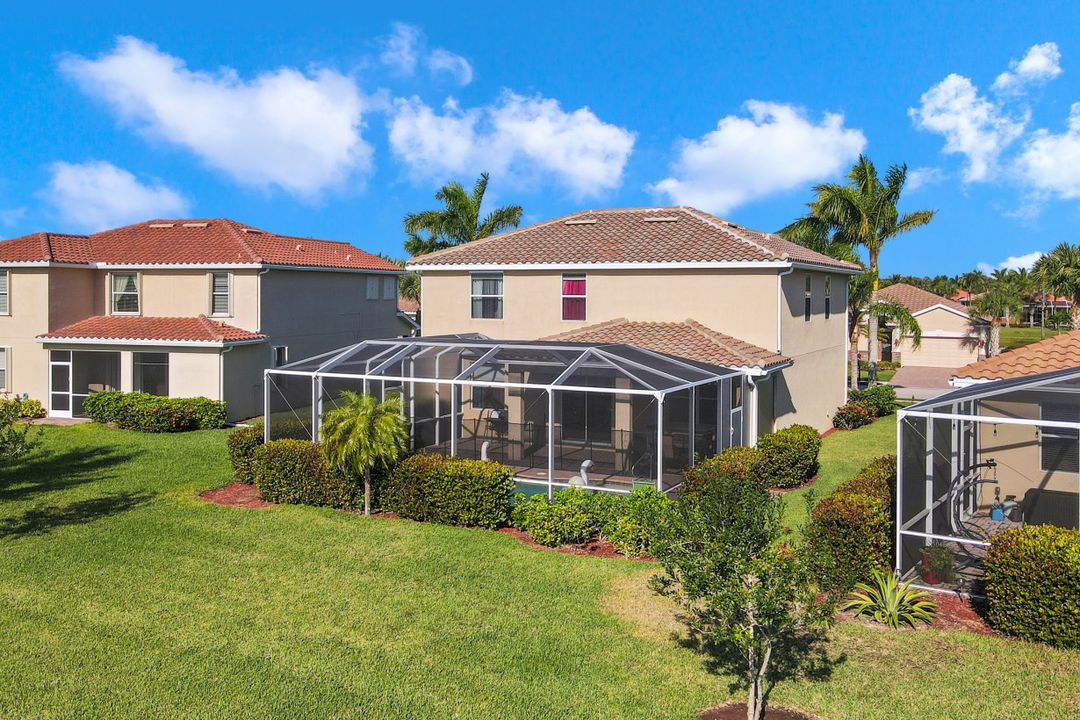 14832 Canton Ct, Naples, FL 34114