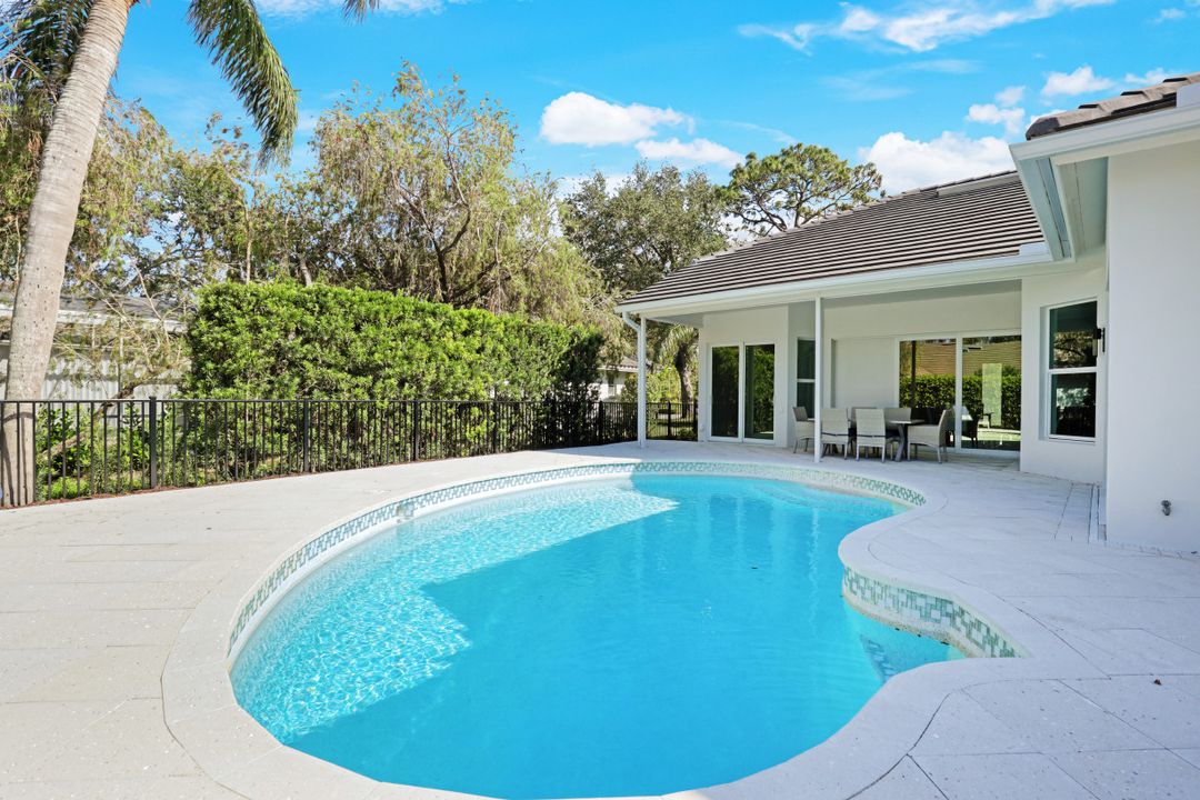 7525 Cordoba Cir, Naples, FL 34109