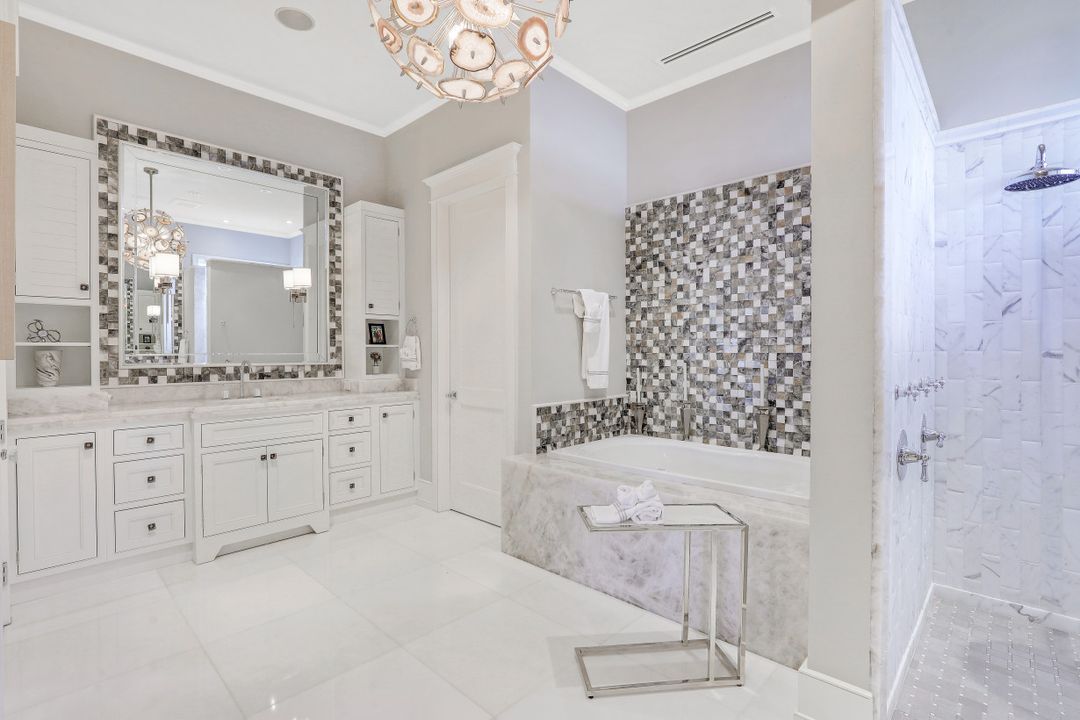 631 17th Ave S, Naples, FL 34102