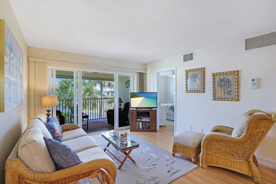 1004 Manatee Rd #H301, Naples, FL 34114