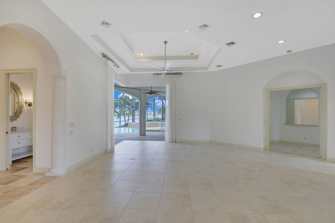 18561 Verona Lago Dr, Miromar Lakes, FL 33913