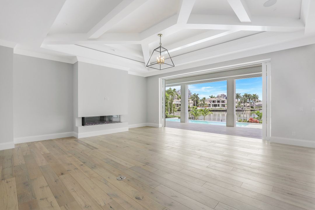 313 Turtle Hatch Rd, Naples, FL 34103