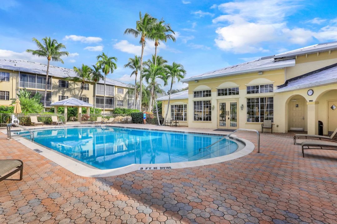 700 Bentwater Cir #103, Naples, FL 34108